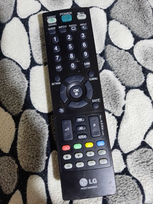 Телевизор LG большой+кронштейн металический