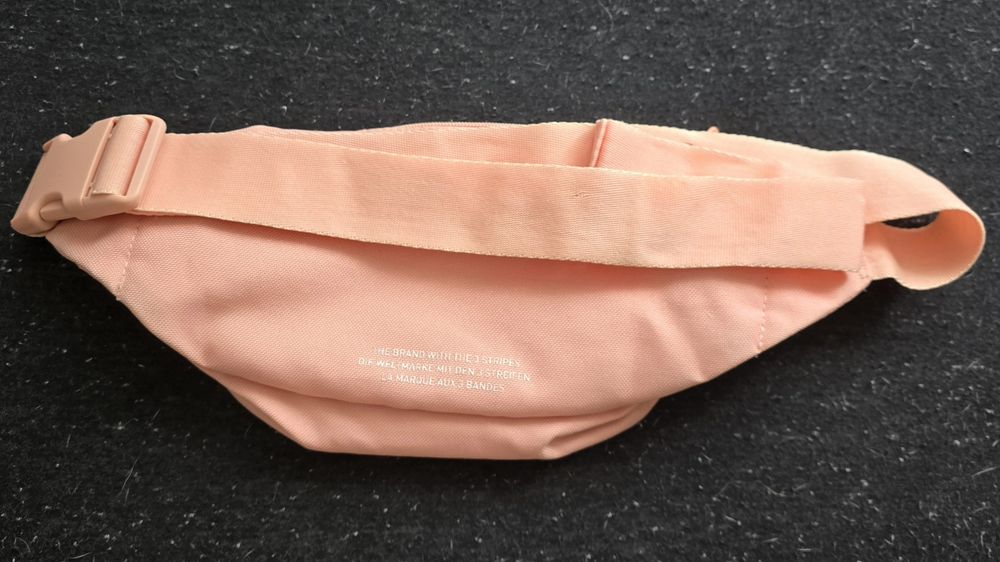 Damska saszetka firmy Adidas