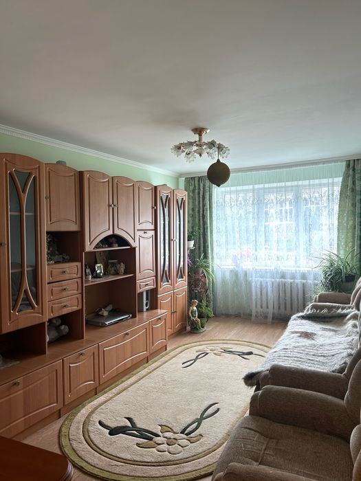 Продаж 3-кімнатної квартири в самому центрі Перемишлян
