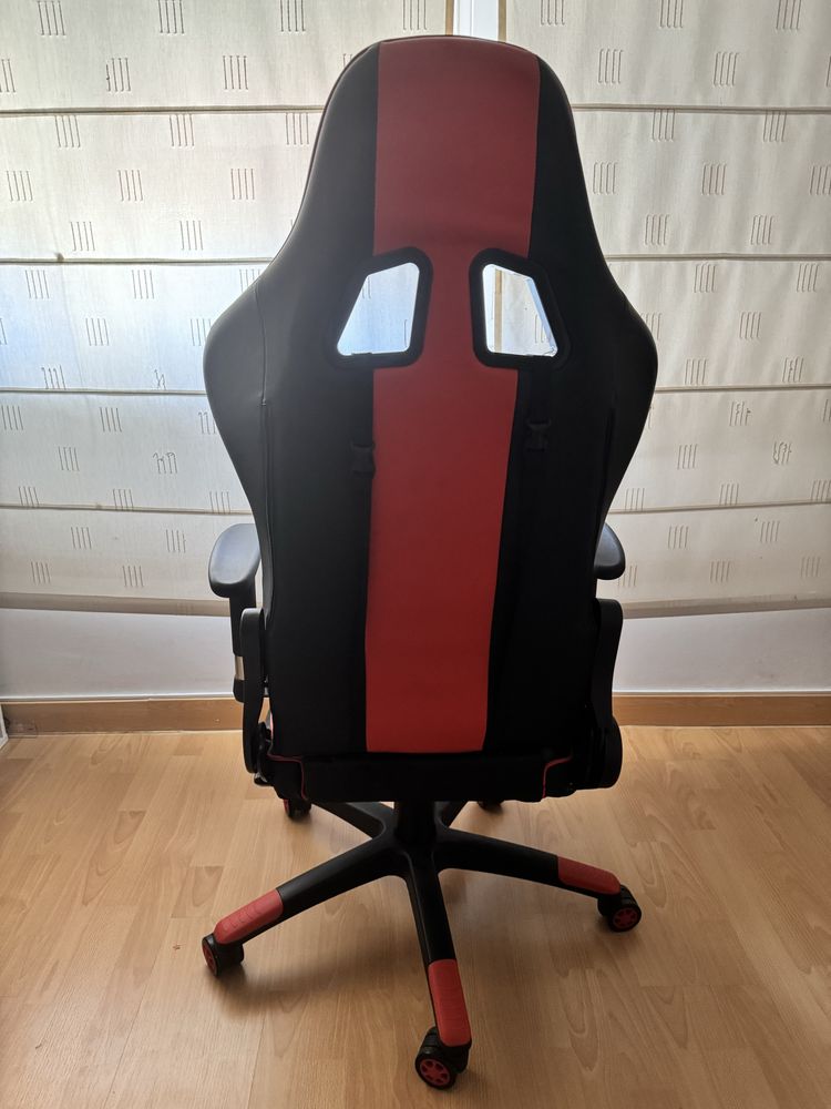 Cadeira Gaming Vermelha e preta