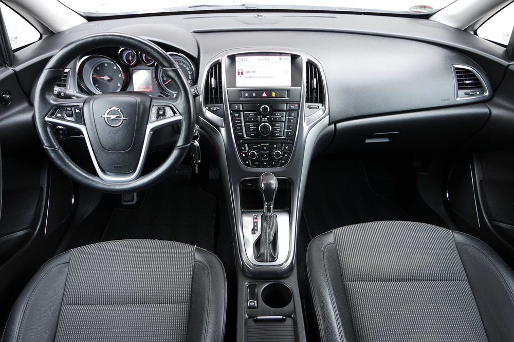 Opel Astra J 2.0 automat bixenon skóra z Niemiec oryginał lakier