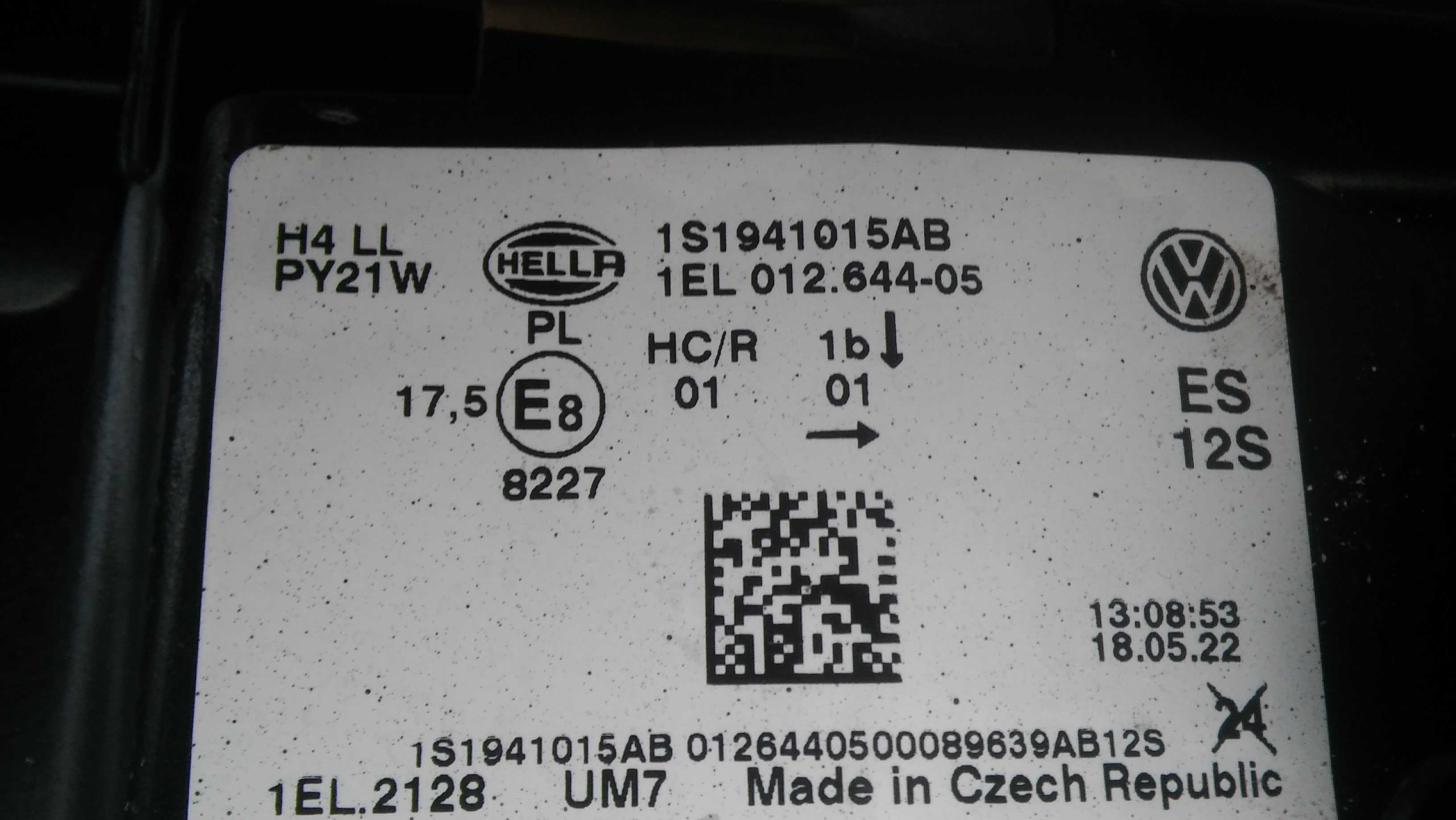 VW Up,E-Up,ELEKTRYK,od 16r,lampy przód,Lewa+Prawa,orygina,Hella,Niemcy