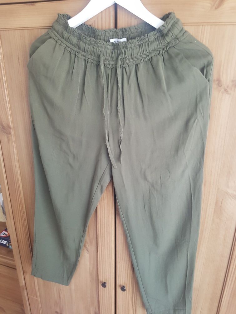 Spodnie zielone, rozm. 36, RESERVED, na gumce, idealne
