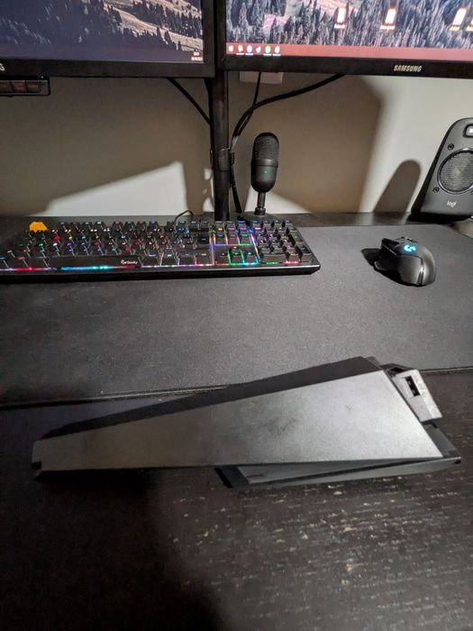 Astro Headset Stand – Design Premium