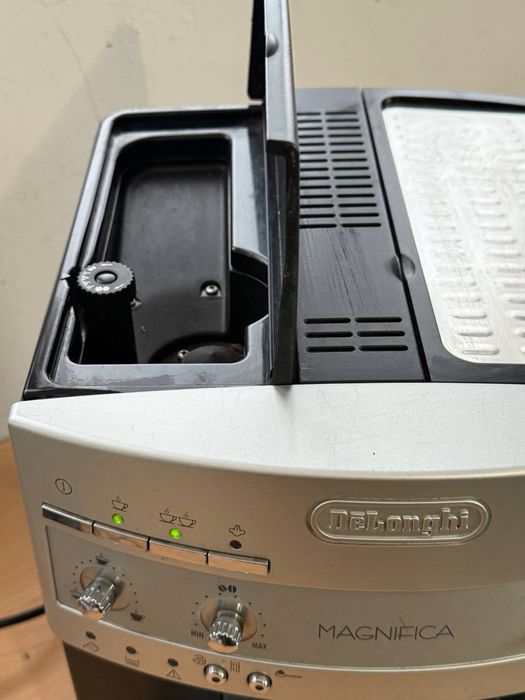 Кавомашина DeLonghi Magnifica ESAM 3100.SB
