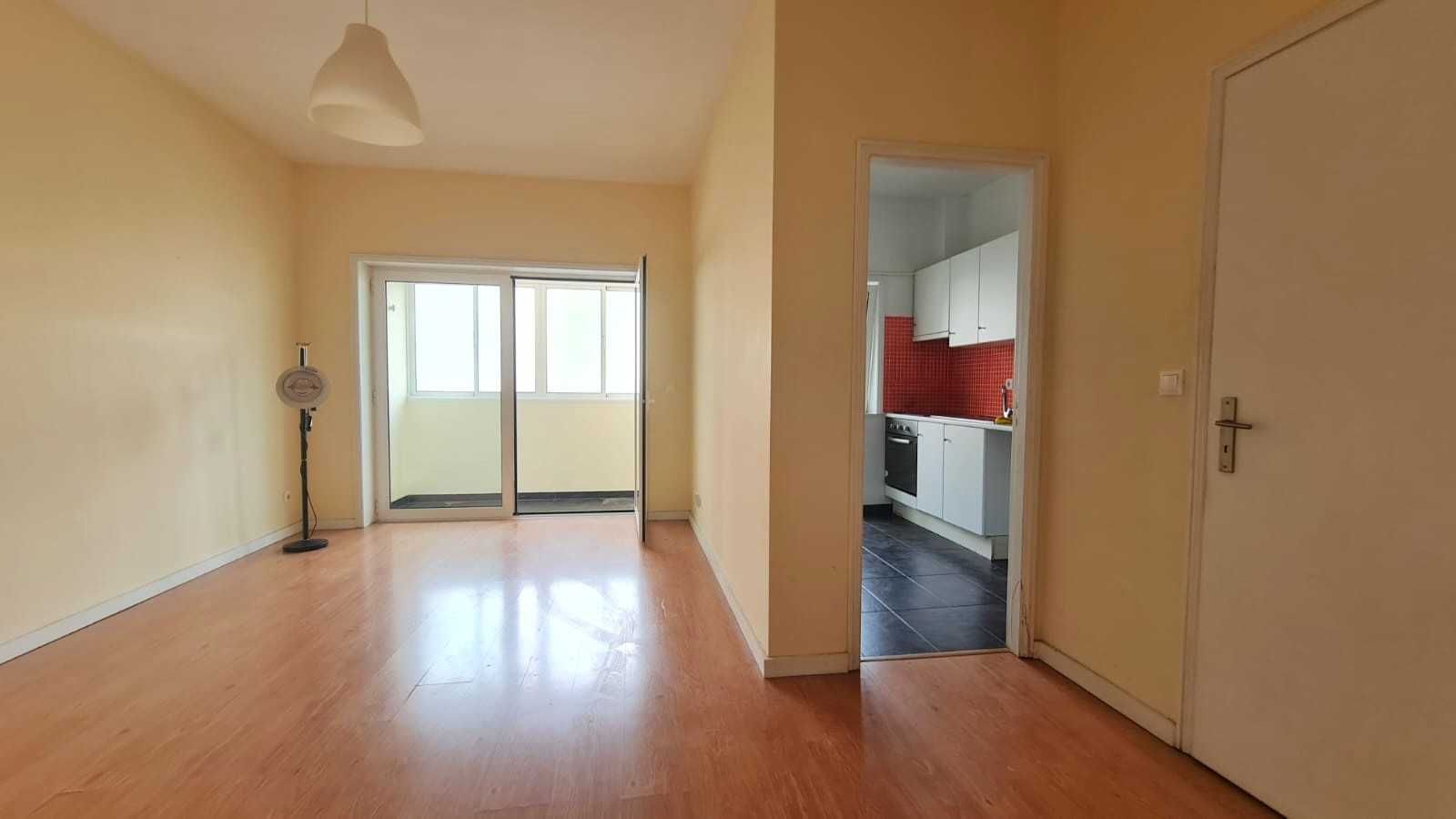 Arrendamento T2+1, com varanda, marquise, 2 quartos de banho, Paranhos