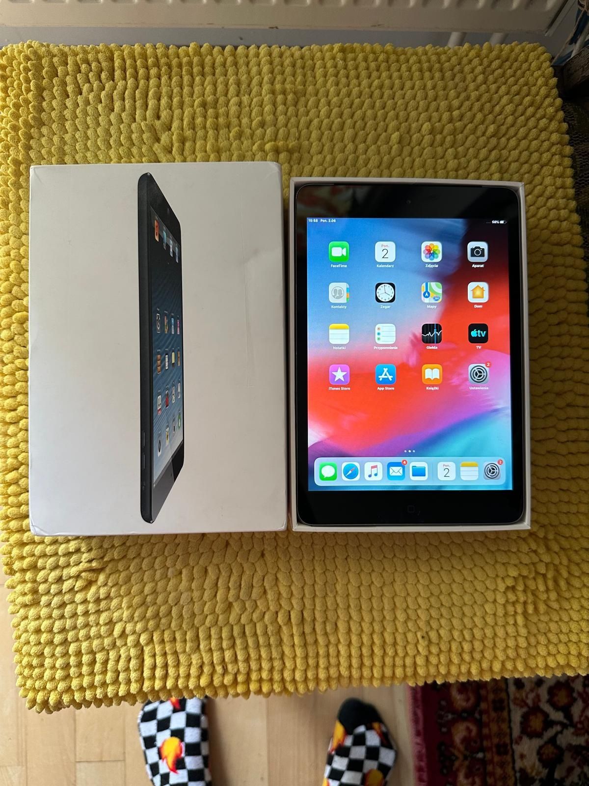 Ipad mini 2 z karta SIM, idealny na oglądanie i na auto, (mapy youtube