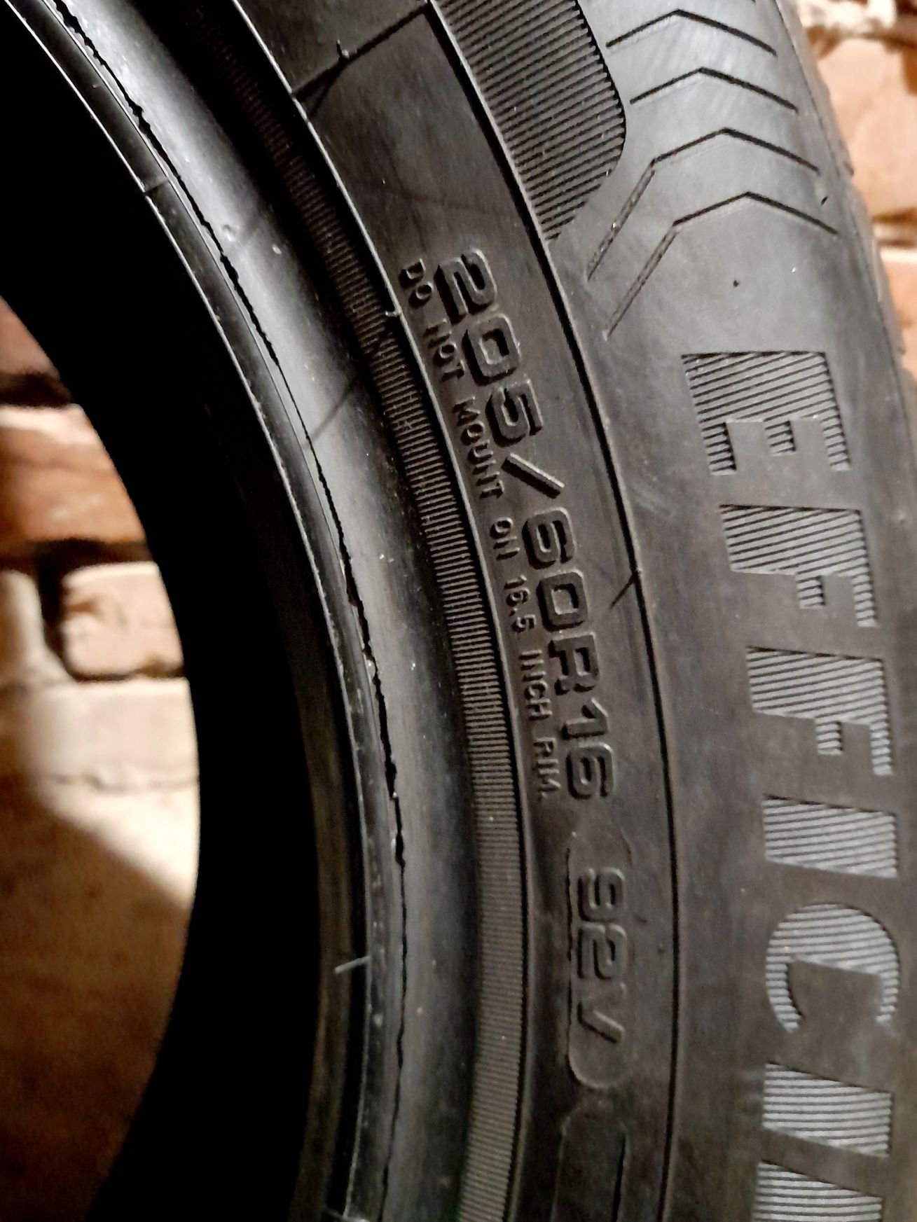 Opony letnie Goodyear 205/60/16.