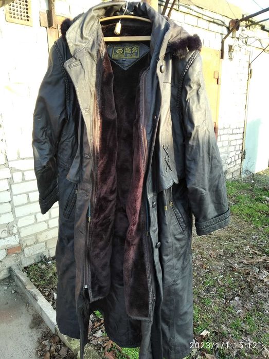 Продаю кожанный плащ-пальто осенне-зимний сезон