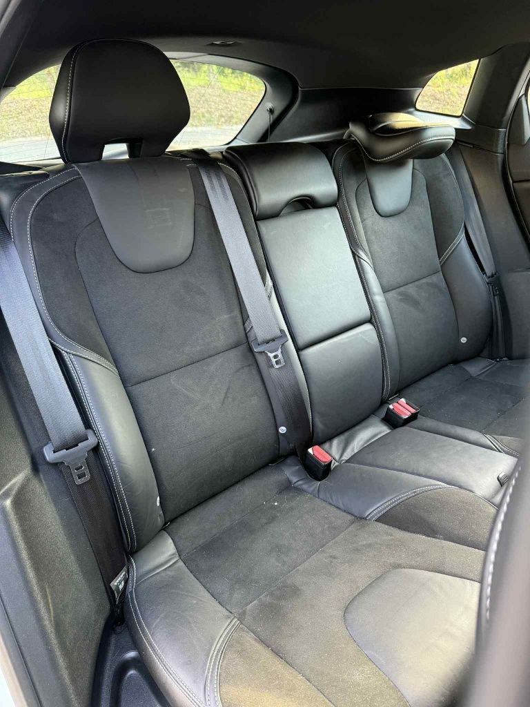 Volvo v40 D2 R-Design