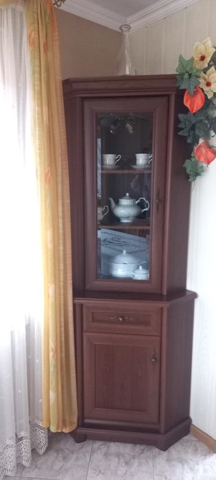 Witryna narożna kent