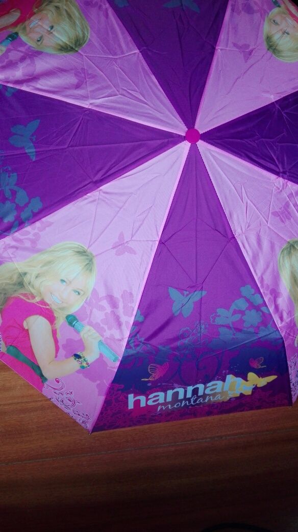 Hannah Montana e High School Musical livros e guarda chuva
