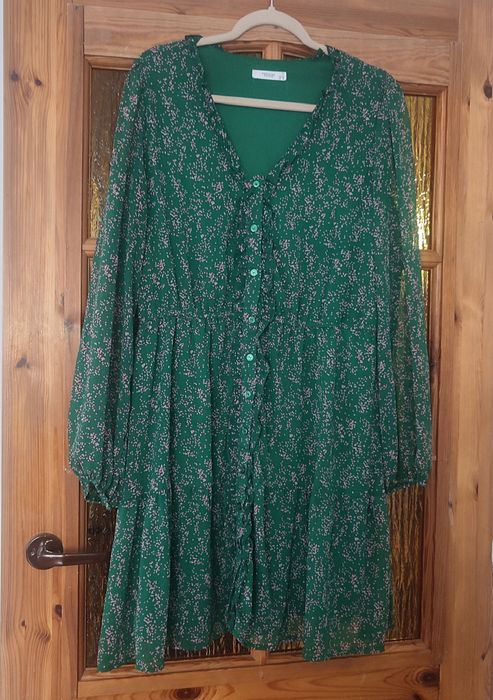 Sukienka zwiewna Reserved 44