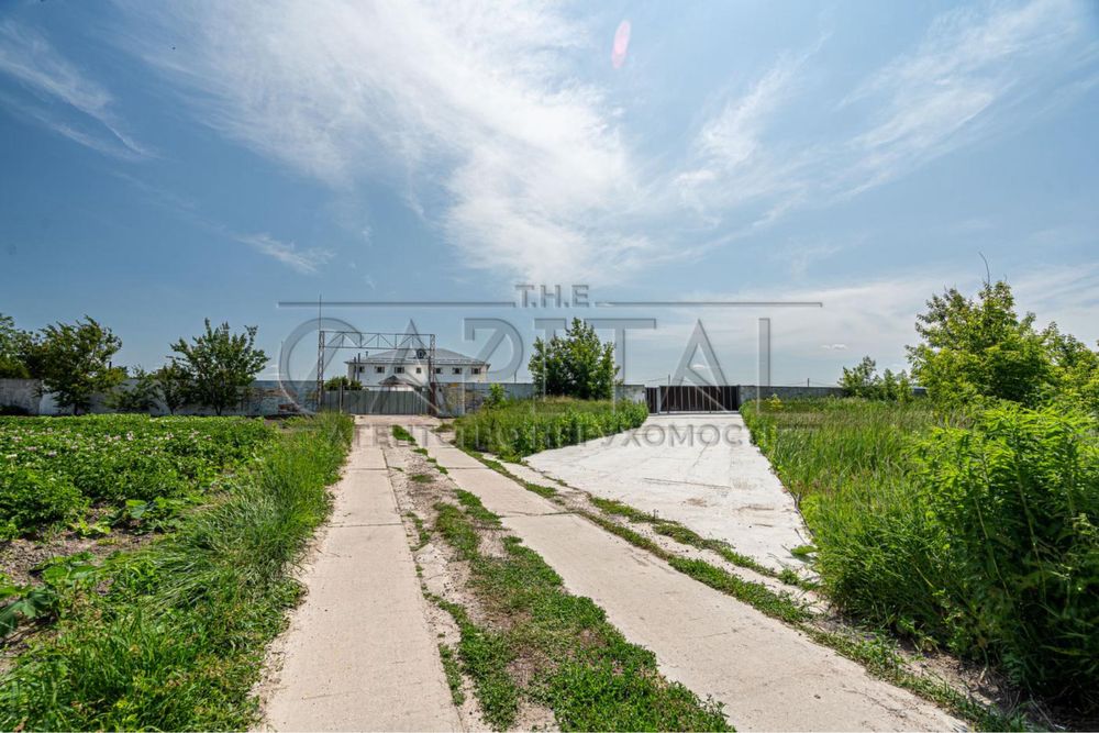 Продаж виробничого приміщення 1500м2, с.Русанів, вул.Жовтнева