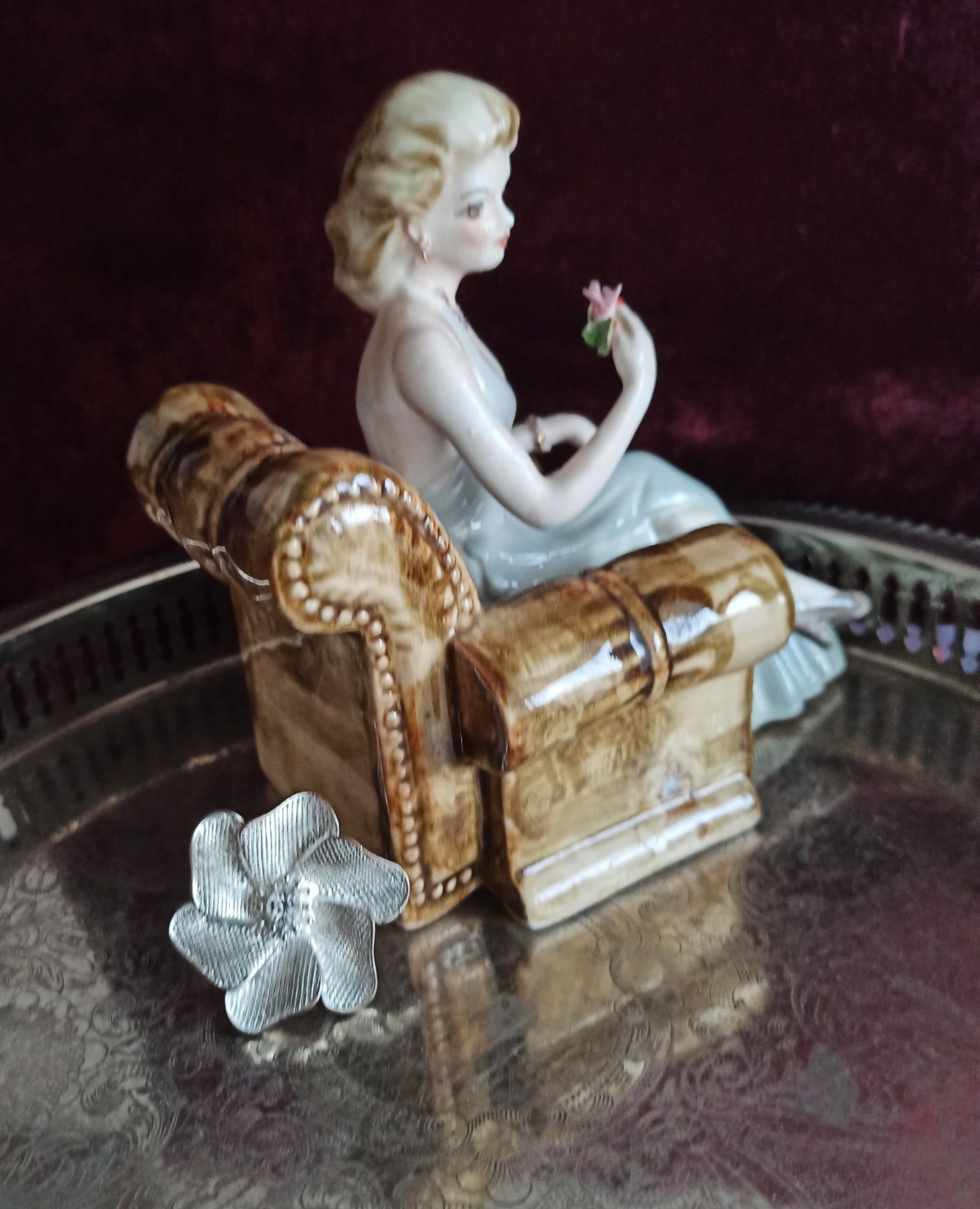 Figurka porcelanowa dama retro Alba Julia vintage