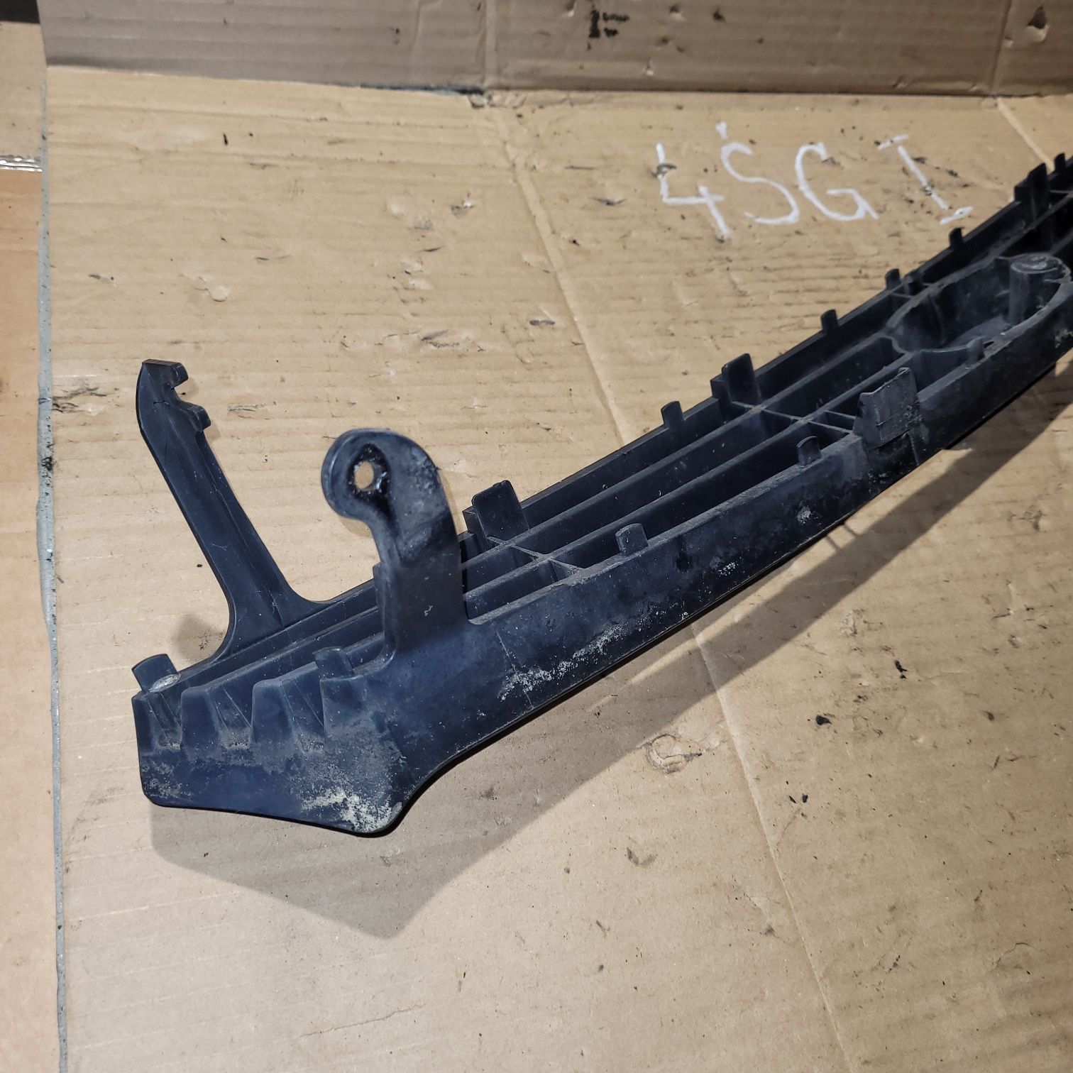 Grill atrapa ford focus mk1 1999r