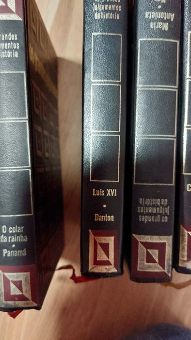 Coleção de livros antigos