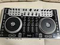 Numark N4 DJ kontroler