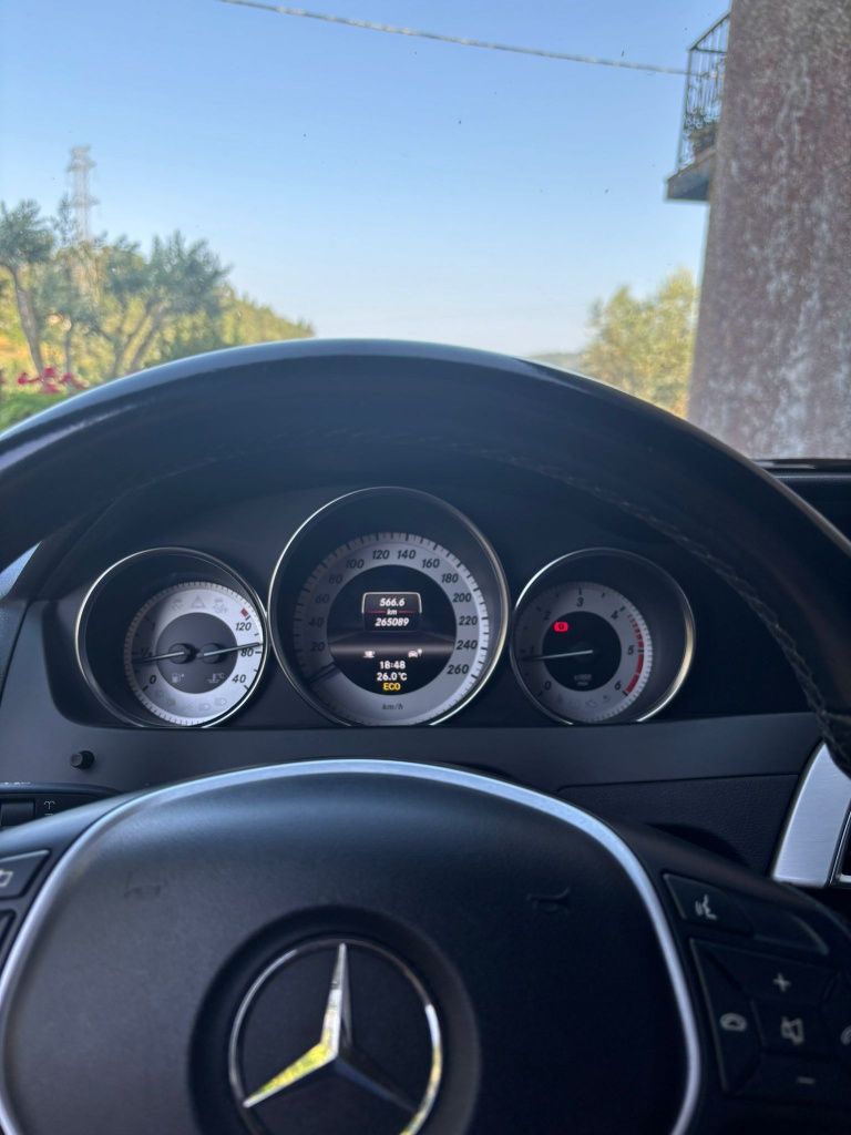 Mercedes-benz c220d