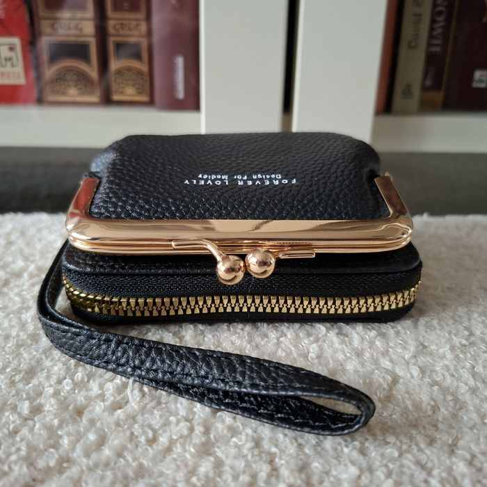 Nowy elegancki portfel