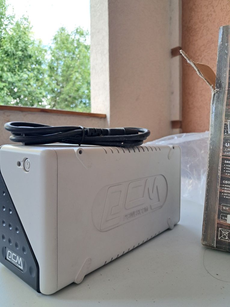 ІБП PCM Powercom 400VA безперебійник