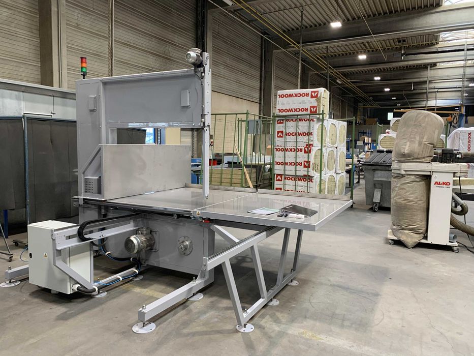 Maszyna do cięcia wełny mineralnej, pianek i miękkich materiałów