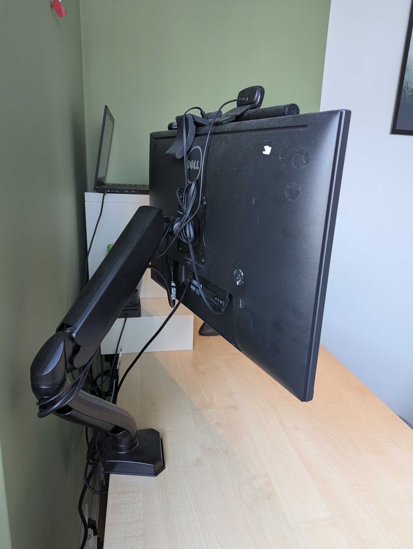 Uchwyt do monitora z dwoma portami USB