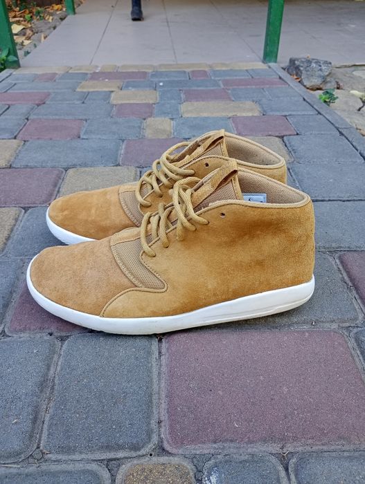 Кроссовки Jordan  43 / 44