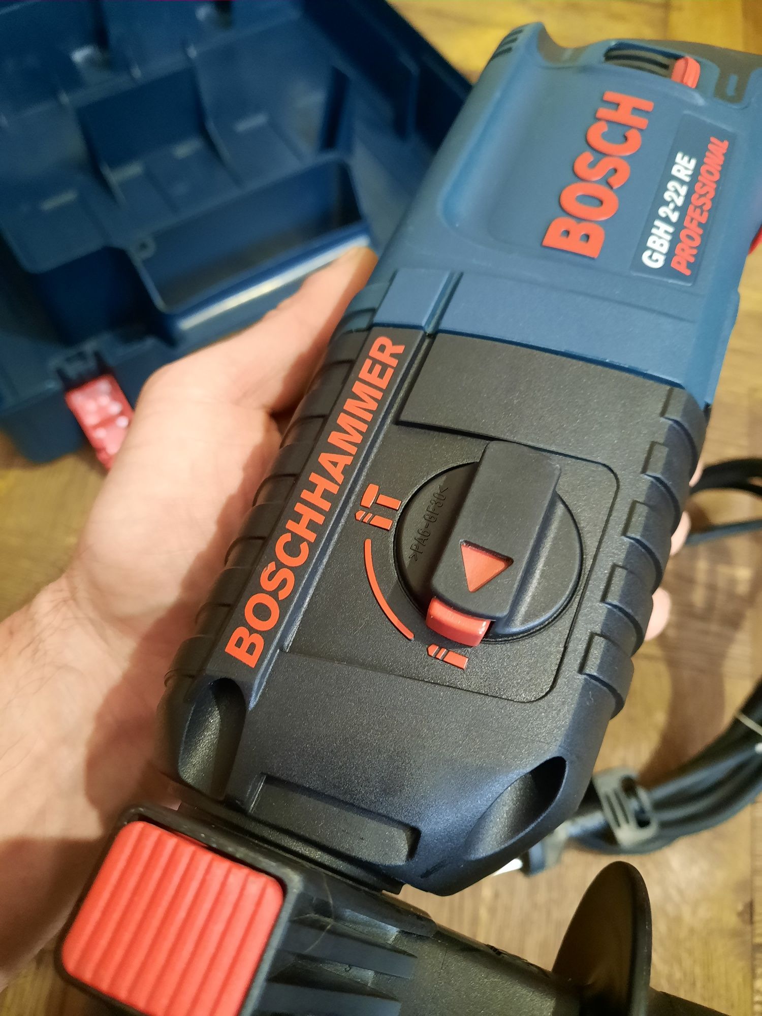 100% оригінал!!Перфоратор Bosch GBH 2-22 RE,620вт,2.2дж