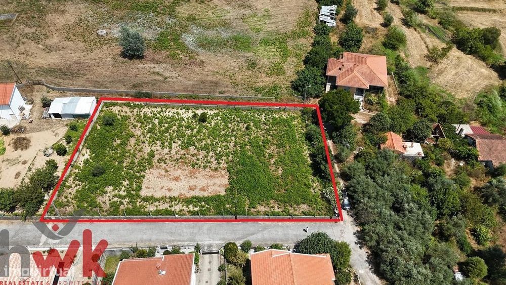 Terreno Urbano com Vista Serra – 1.540 m2 | Recta da Salinha