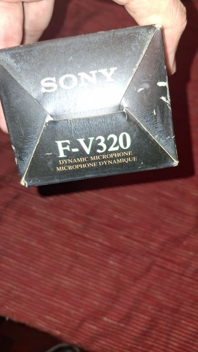 Microfone Dynamic Sound F-V320 Sony ainda na caixa