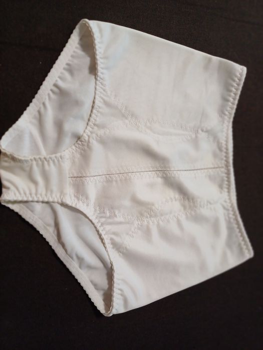 Трусики-утяжка  корегуючі,моделюючі фигуру