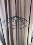 3 czarne lampy wiszace druciane metalowe