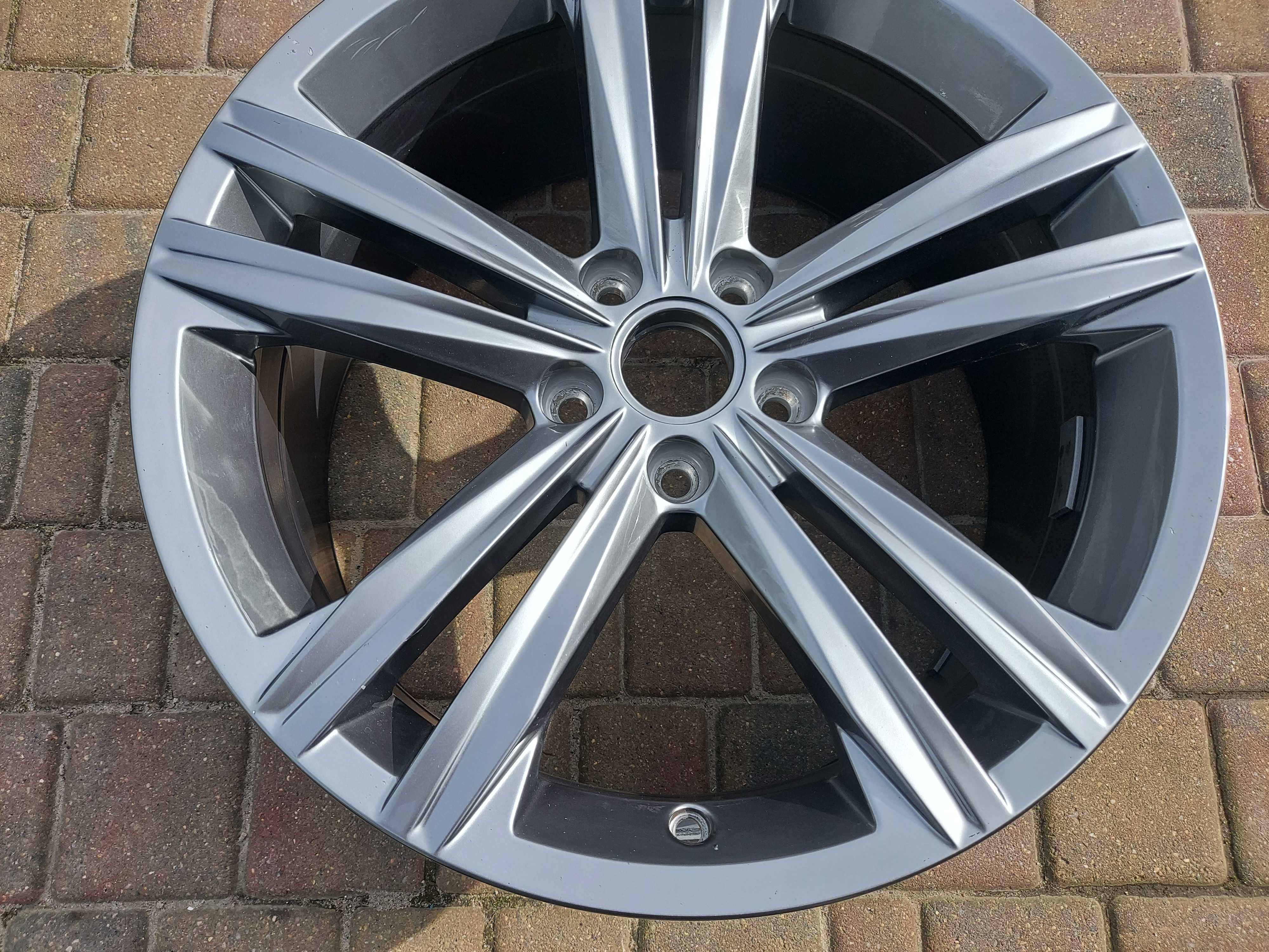 Felga oryginalna Vw 18" et 40