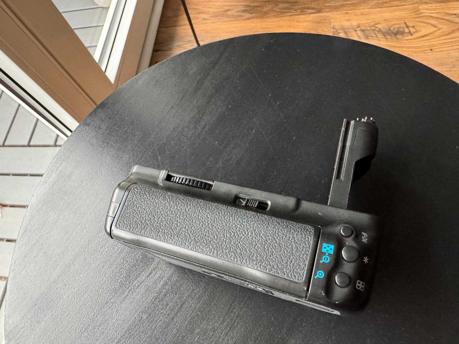 Uchwyt bateryjny do Canon BG‑E6