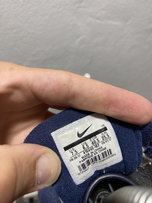 Оригінальні кросівки Nike Air Monarh