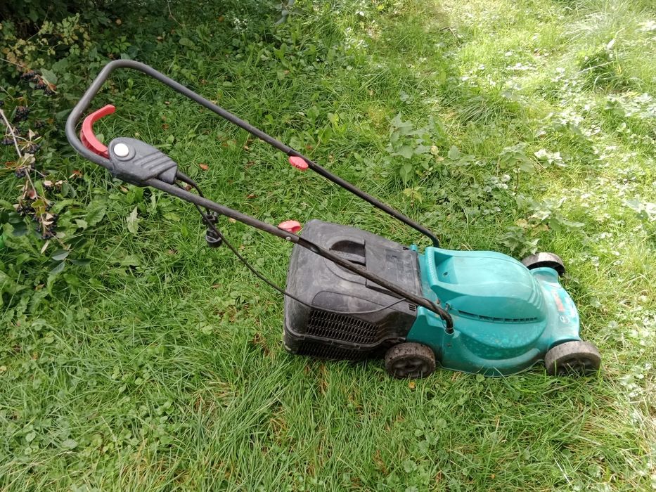 Rozdrabniacz Rębak elektryczny kosiarka Bosch rotak 320 i dwie kosiark