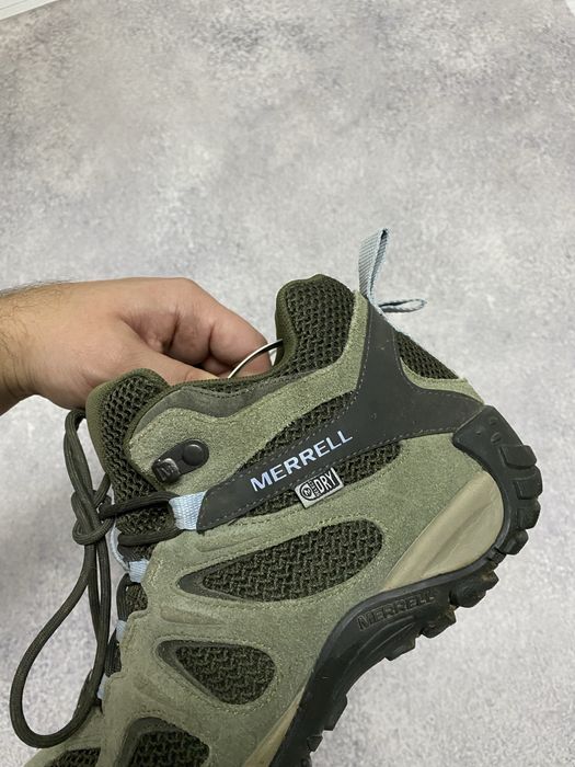 Жіночі трекінгові ботінки Merrell Gore-Tex Lowa