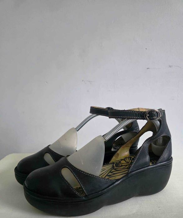 Fly London buty Yunafly