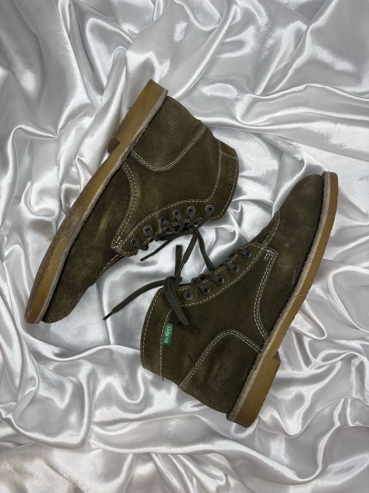 buty Kickers zamszowe zielone khaki zgniła zieleń goblincore unisex