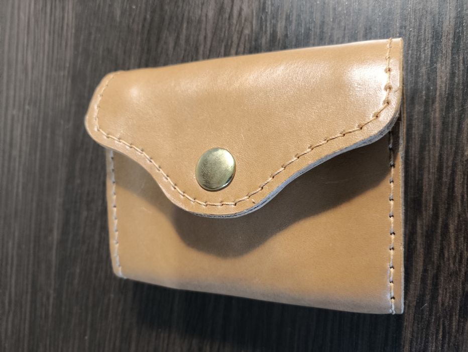 Кожаные кошельки ручной работы.