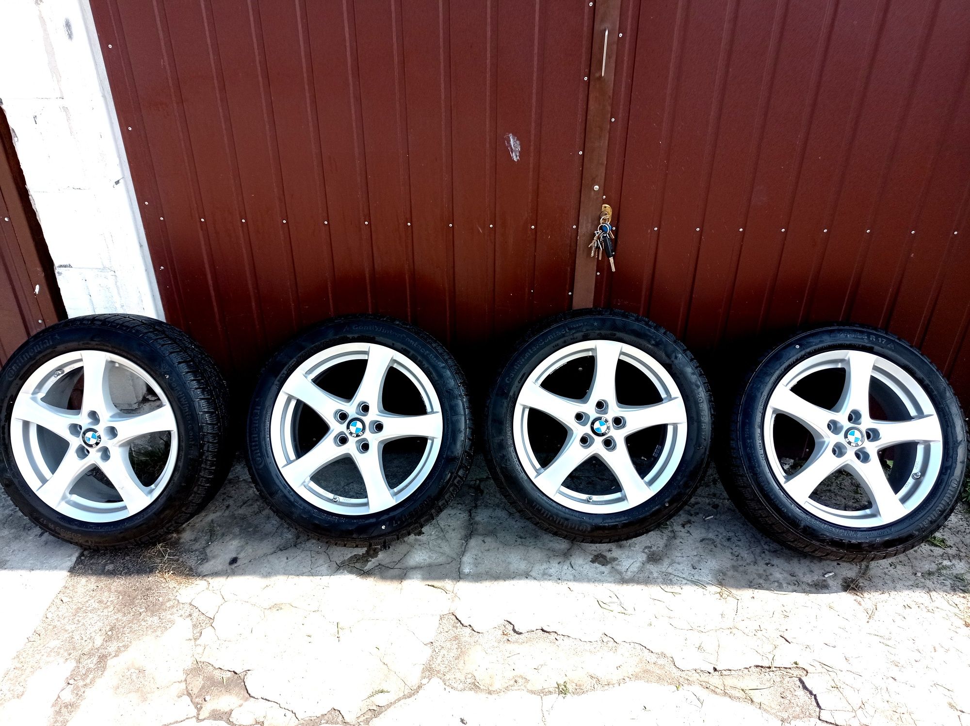 Kola Felgi 17 5x112 BMW  Borbet.Opony zimowe  205/55/17 Continental