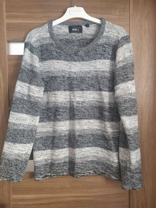Sweter męski M L Jean Pascale Takko fashion szare pasy okrągły dekolt