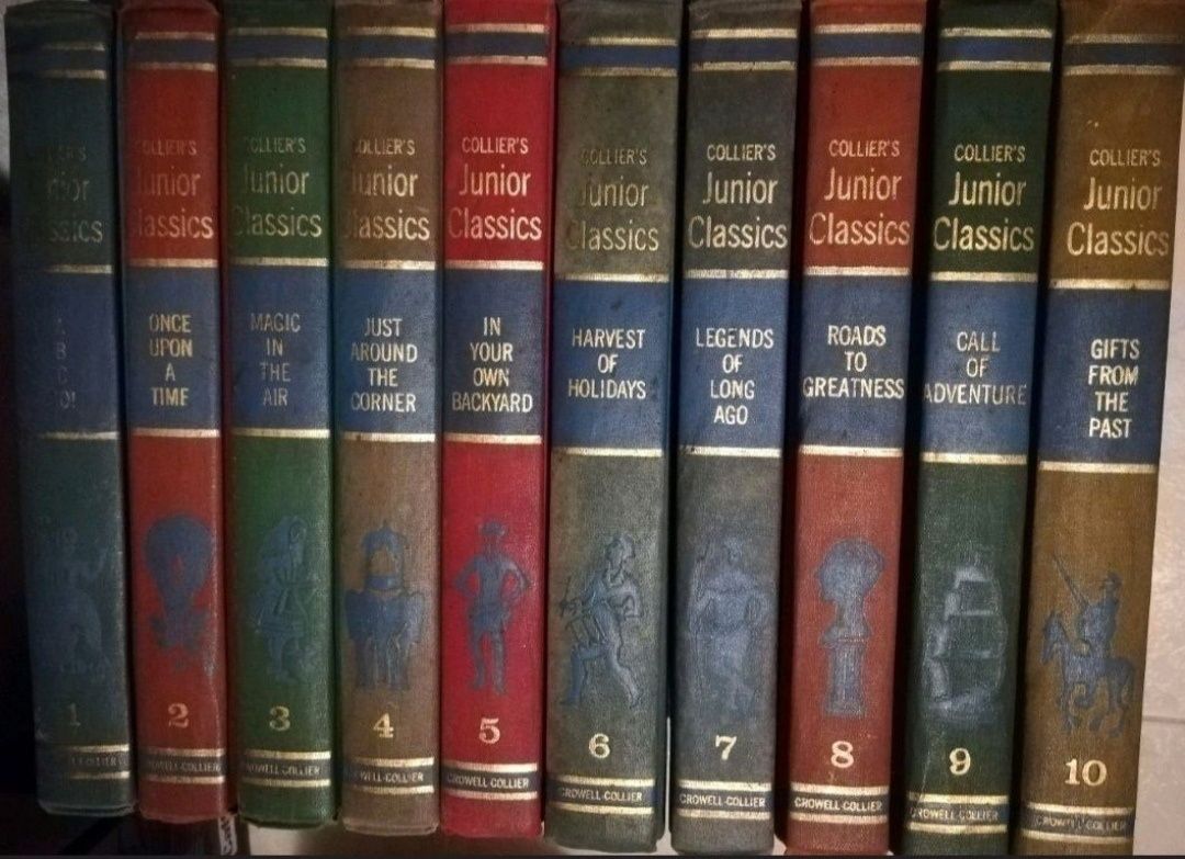 Collier's Junior Classics

The Young Folks Shelf 
of Books

10 volumes