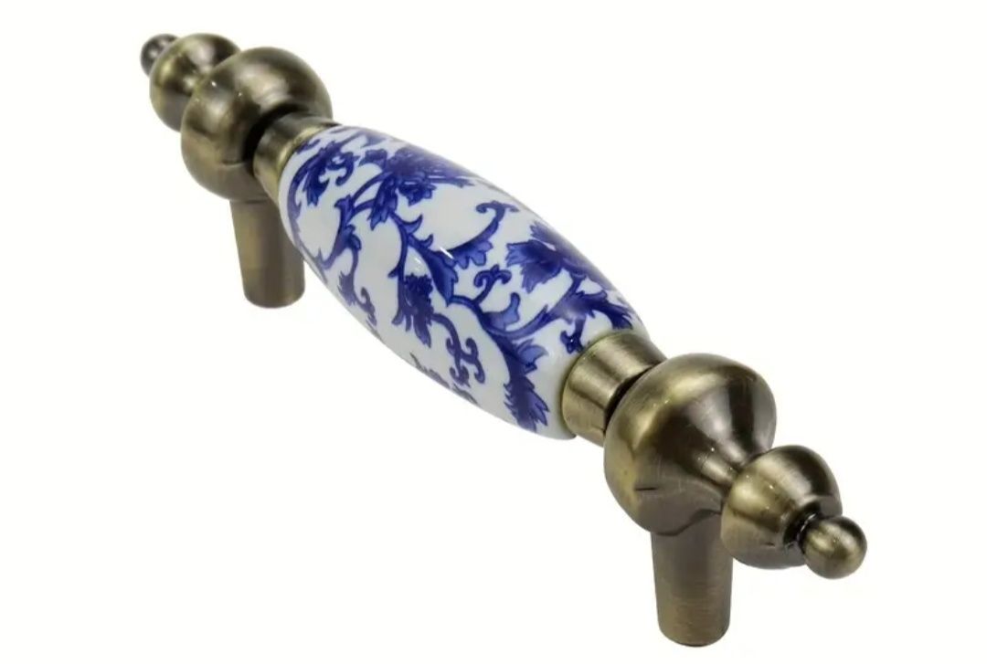 Puxadores em Metal e Porcelana