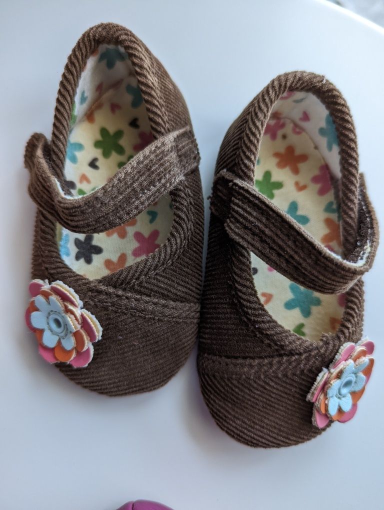 Sapatos/havaianas bebé