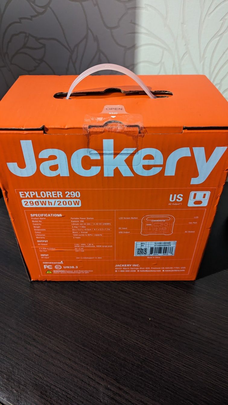 Зарядная электростанция Jackery Explorer 290
