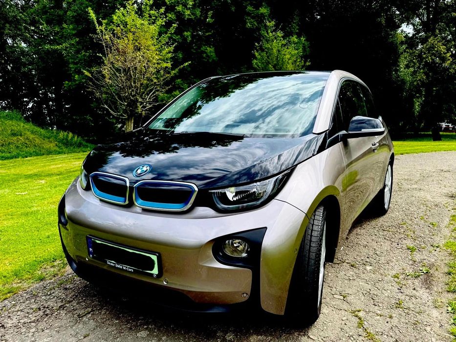 BMW i3 • 2015 • 125 kW (170 KM) • BEV • bogata wersja SUITE