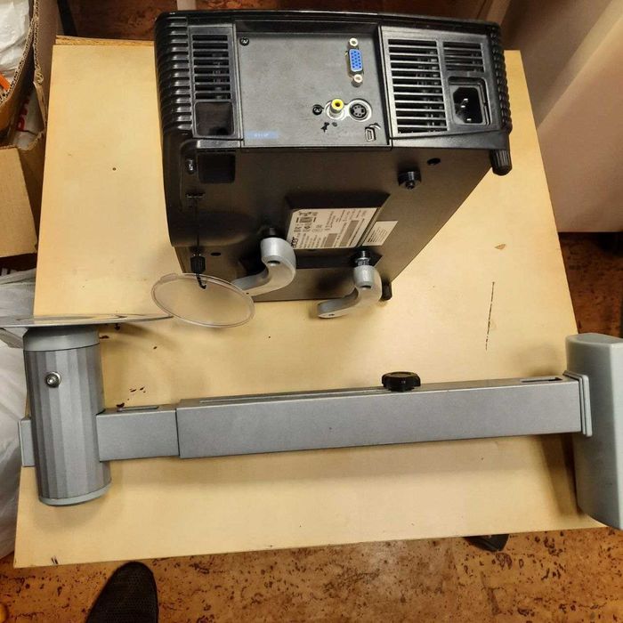 Проектор Acer X113P з кронштейном