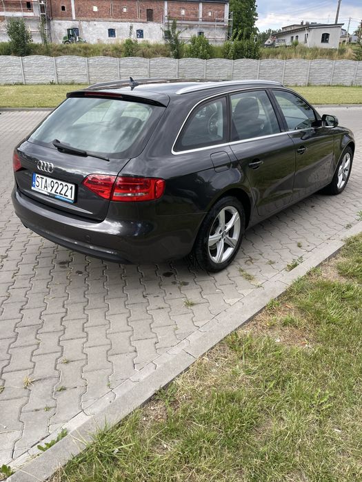 Audi A4 B8 Kombi 2.0TDI 143km lift manual alufelgi Cena do negocjacji.